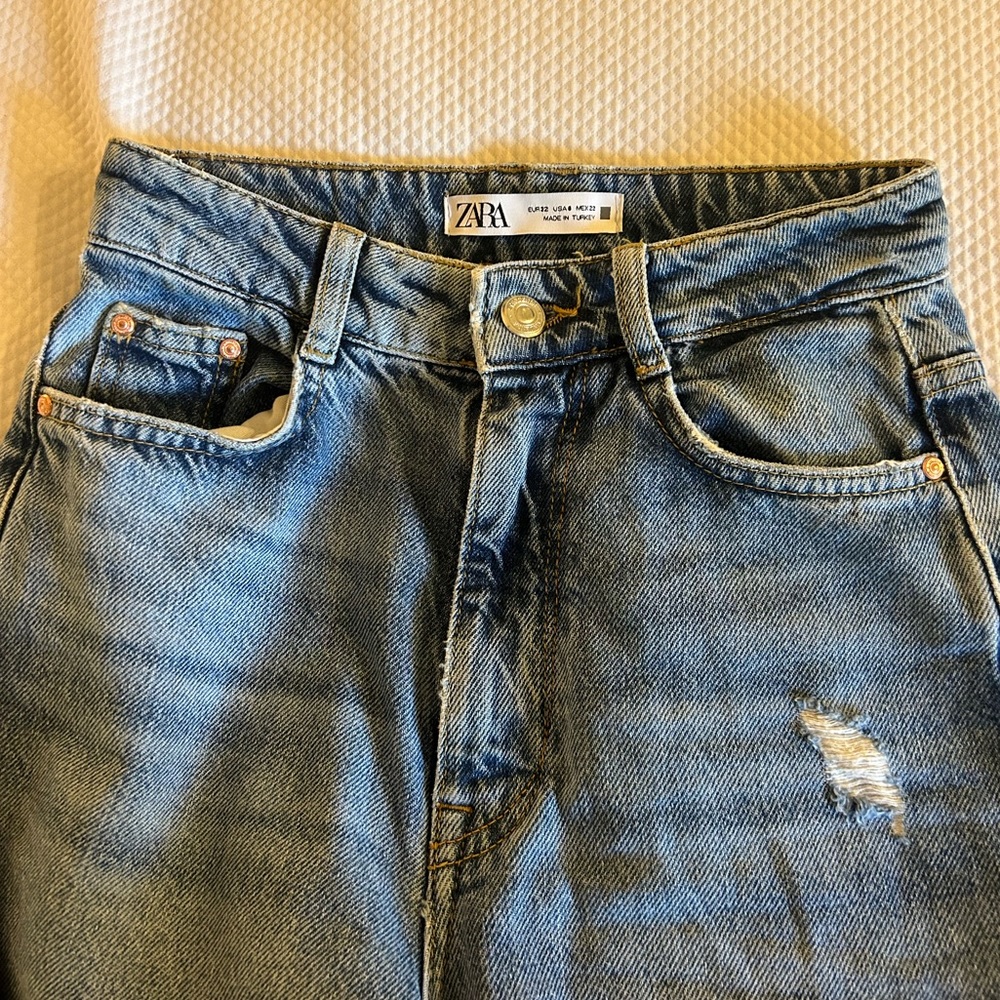 ZARA High-Waisted Jeans with Cut-Outs 0
